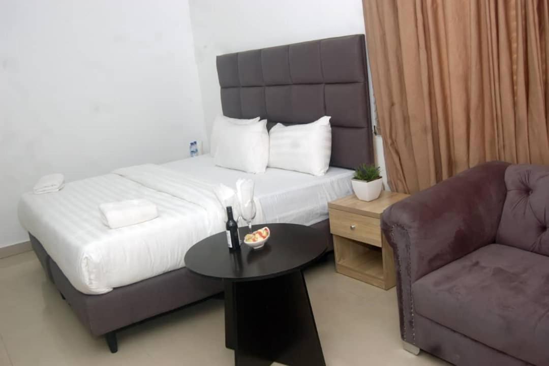 Tivoli Hotel Seafront Ikoyi Aliayabiagba Exteriör bild