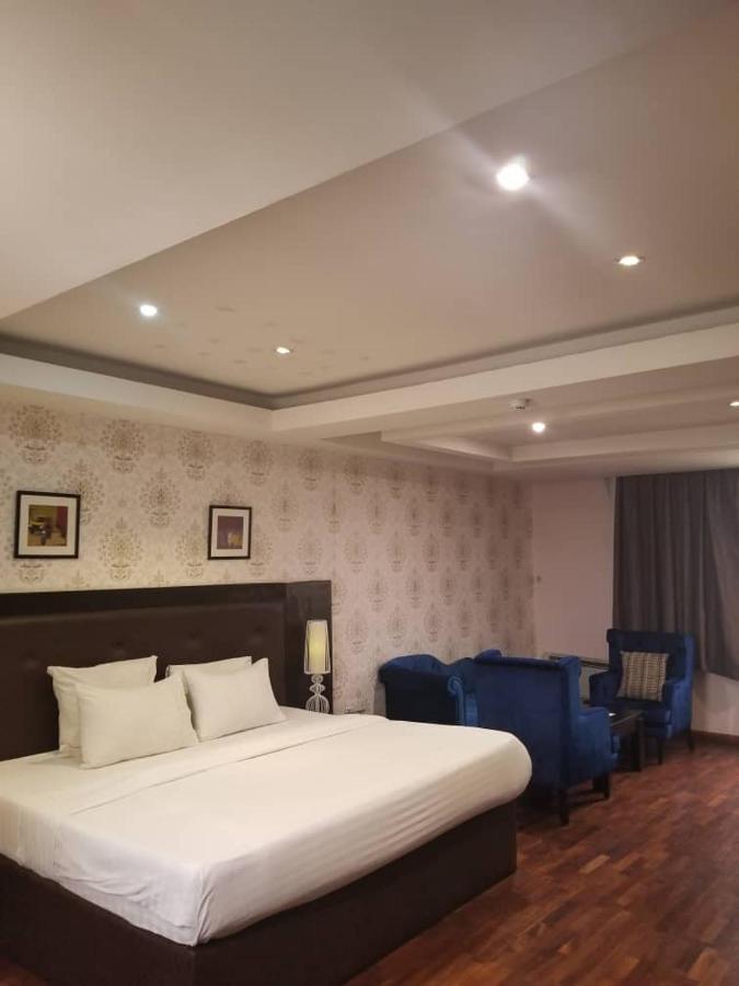 Tivoli Hotel Seafront Ikoyi Aliayabiagba Exteriör bild