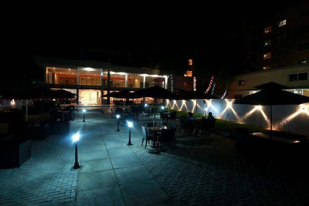 Tivoli Hotel Seafront Ikoyi Aliayabiagba Exteriör bild
